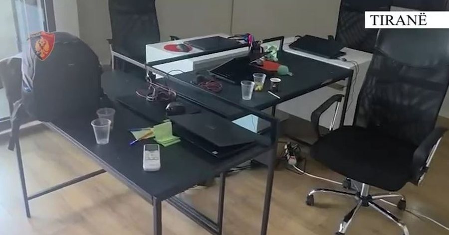 Mashtronin të huajt për të investuar në bursa fiktive,