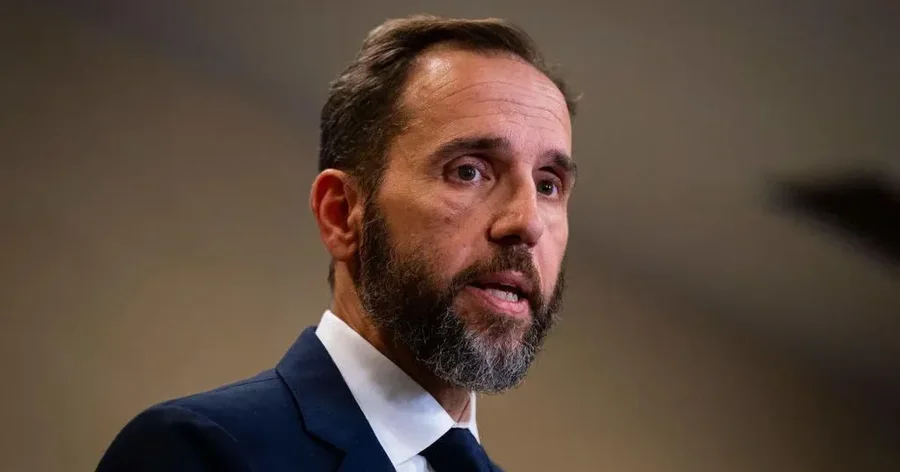 Drejtoi dy raste penale federale kundër presidentit Trump, zyrtarët