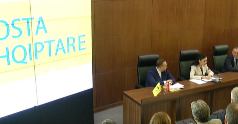 Ish-deputeti i PS në krye të Postës Shqiptare! Balluku prezanton