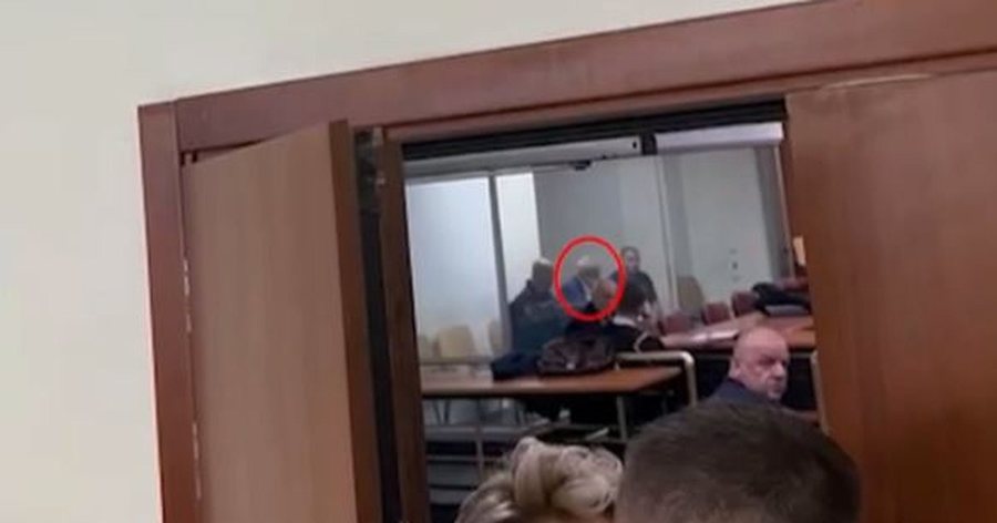 Meta kërkon që të mos futet në “kabinë