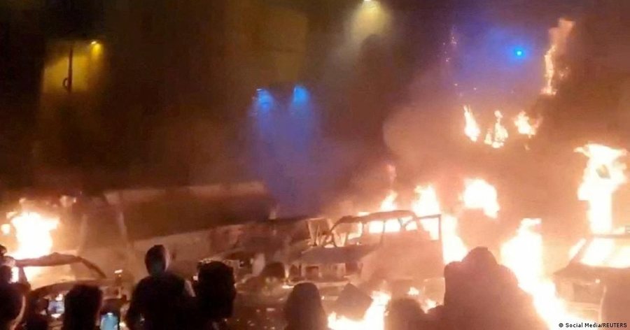 P&euml;rshkall&euml;zohen demonstratat kund&euml;r regjimit n&euml; Iran/