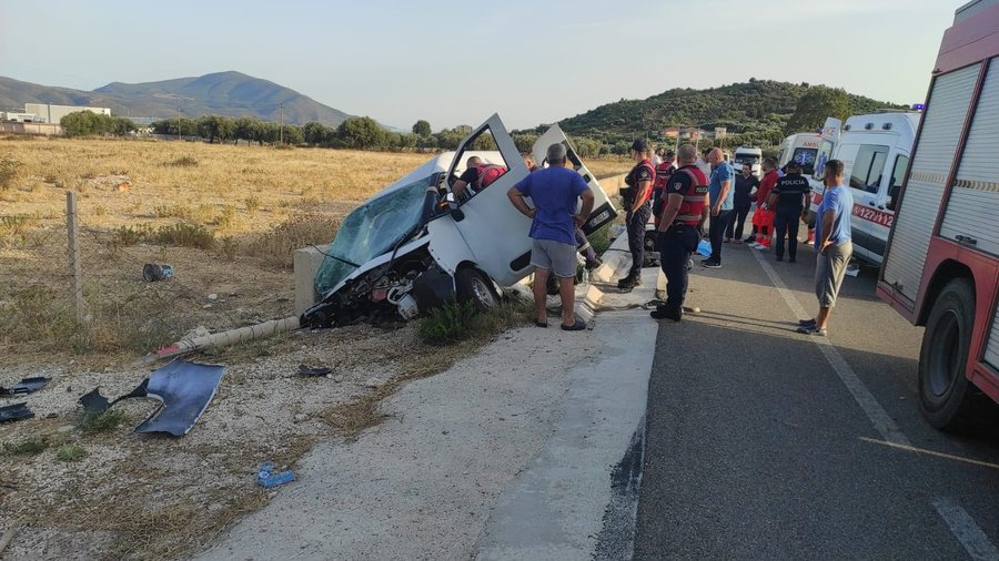 Bilanc tragjik! Aksident n&euml; aksin Vlor&euml;-Llogara, 1 i vdekur, 4 t&euml;