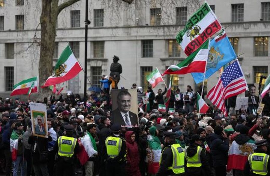 Evropa solidarizohet me Iranin, zhvillohen protesta n&euml; Lond&euml;r, Paris