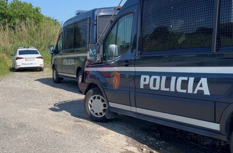 Vrau nj&euml; polic, plagosi kolegun e tij r&euml;nd&euml;/ Profili i err&euml;t