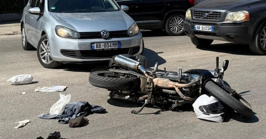 FOTO/ Aksident në Sarandë, makina përplaset me motorin, plagoset