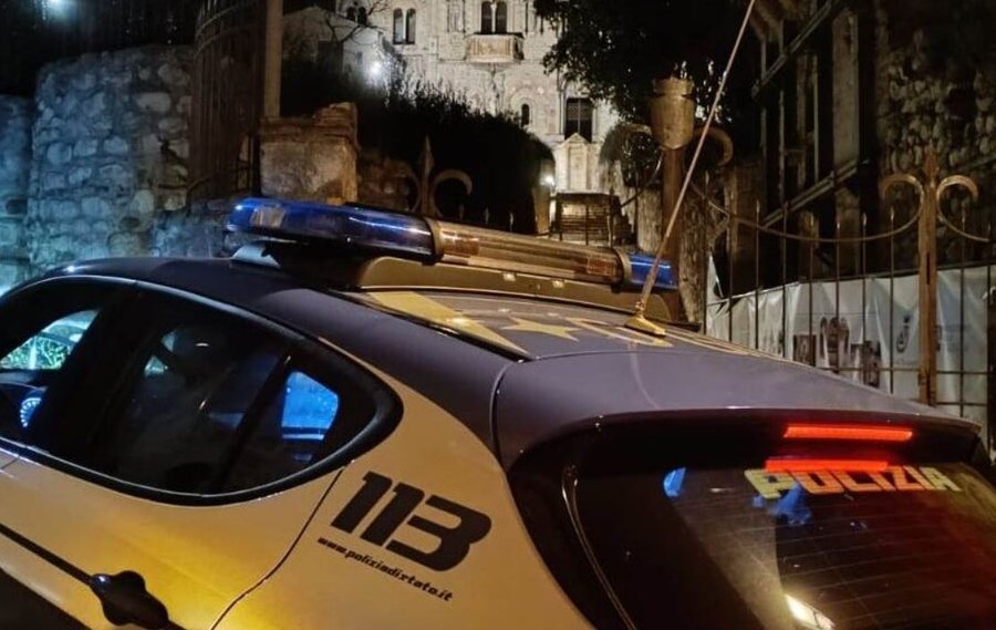 Kthyen parkingun n&euml; &lsquo;dyqan&rsquo; kokaine, arrestohen 2