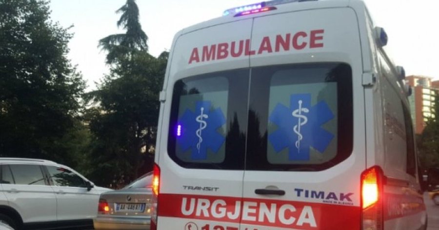 E rëndë në Maqellarë/ I riu plagos me thikë