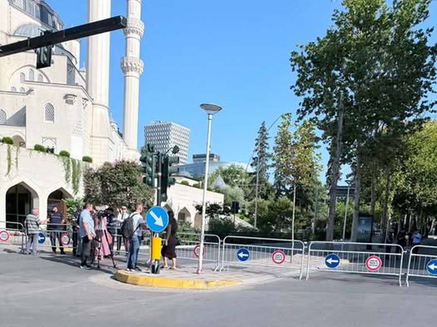 Rrethim i Kuvendit dhe num&euml;r i shtuar efektiv&euml;sh! Reagon Bardhi,