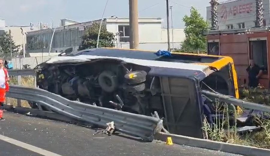 Aksidenti i r&euml;nd&euml; n&euml; Tiran&euml; ku humb&euml;n jet&euml;n 2