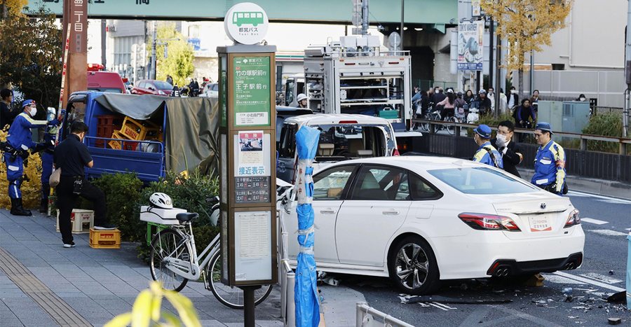 Makina përplas këmbësorët në Tokio/ 1 i vdekur dhe