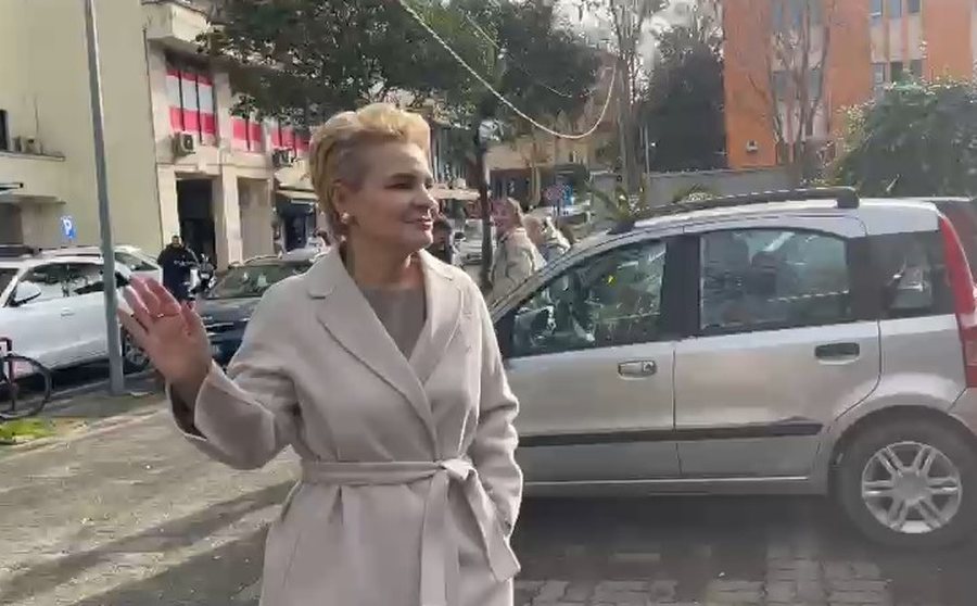 VIDEO/ &ldquo;T&rsquo;ju jap nga nj&euml; kafe p&euml;r Vitin e Ri&rdquo;,