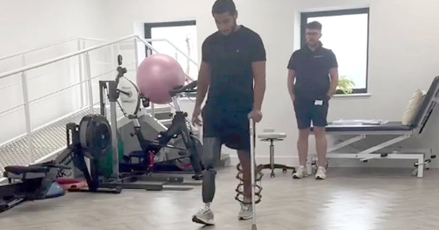 Ajo e p&euml;rplasi dhe e aksidentoi r&euml;nd&euml; me makin&euml; ish-lojtarin