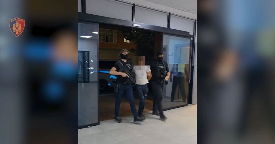 Akuzohet se ka trafikuar lëndë narkotike në Itali, arrestohet