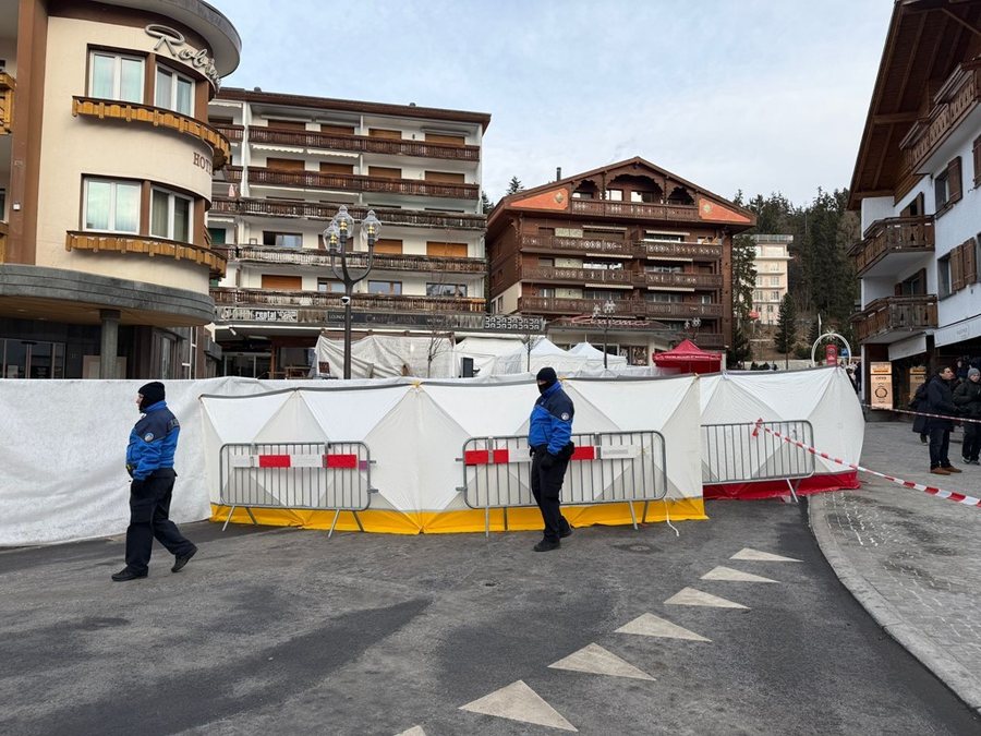 Tragjedia n&euml; Zvic&euml;r/ Shkon n&euml; 47 numri i viktimave nga zjarri