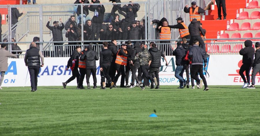 Sherri në derbin kryeqytetas/ Arrestohen 3 persona, procedohen 7 të