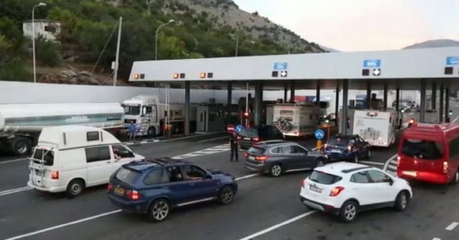 Punonjësit e doganës greke 4 orë në grevë, bllokohet