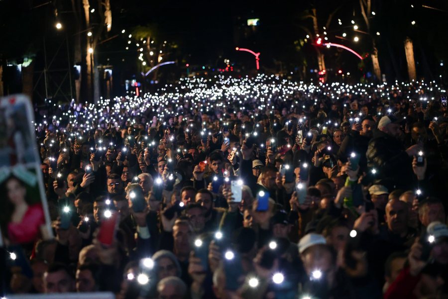 Protesta komb&euml;tare e PD, Berisha: Uragani i djesh&euml;m lebetiti Ramaduron