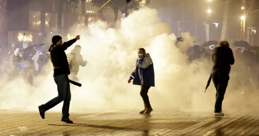 AFP i b&euml;n jehon&euml; protest&euml;s s&euml; PD: Shp&euml;rthejn&euml;