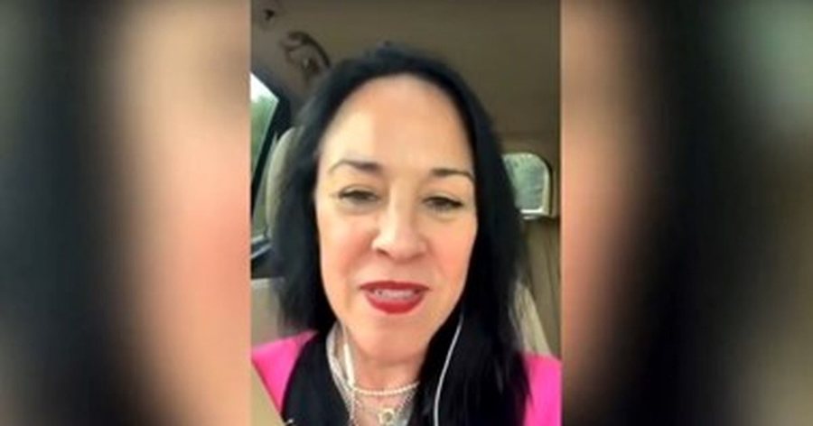 "Jepuni zbardhues dhe do të shërohen"/ Influencerja promovon