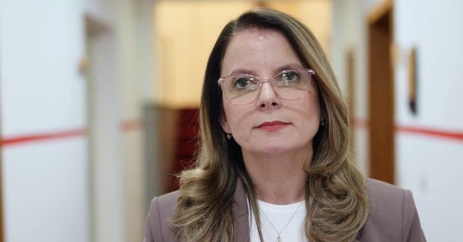 Terapia hormonale n&euml; QSUT p&euml;r transgjinor&euml;t/ Zv.ministrja Tomini: