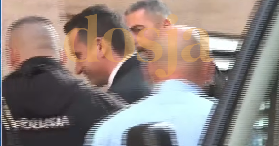 VIDEO/ Veliaj mbërrin 30 minuta para në Kushtetuese, me pranga në