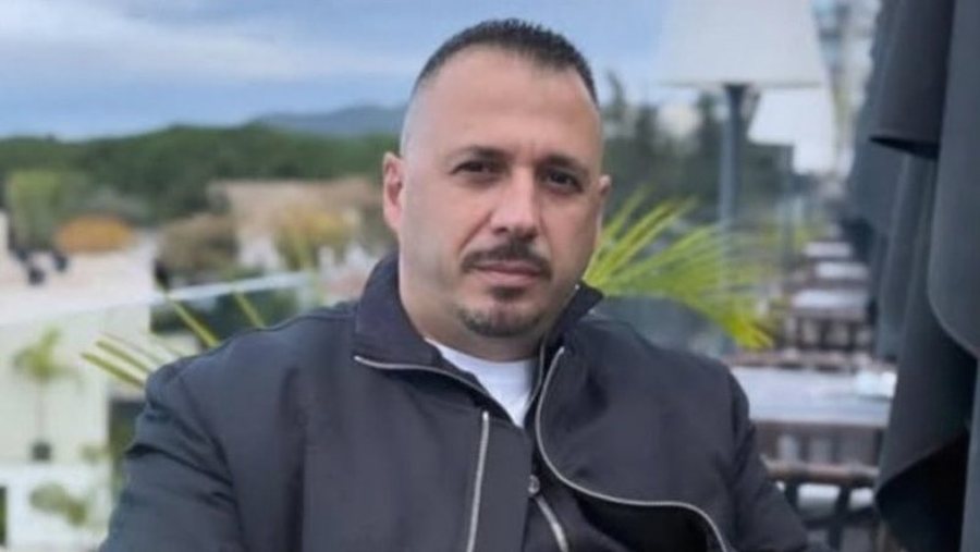 Ish-lojtar i ekipit të njohur dhe president i një klubi tjetër/ U