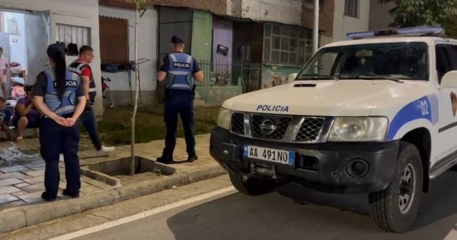 Plagosi me thik&euml; n&euml; kok&euml; 18-vje&ccedil;arin , arrestohet njerku
