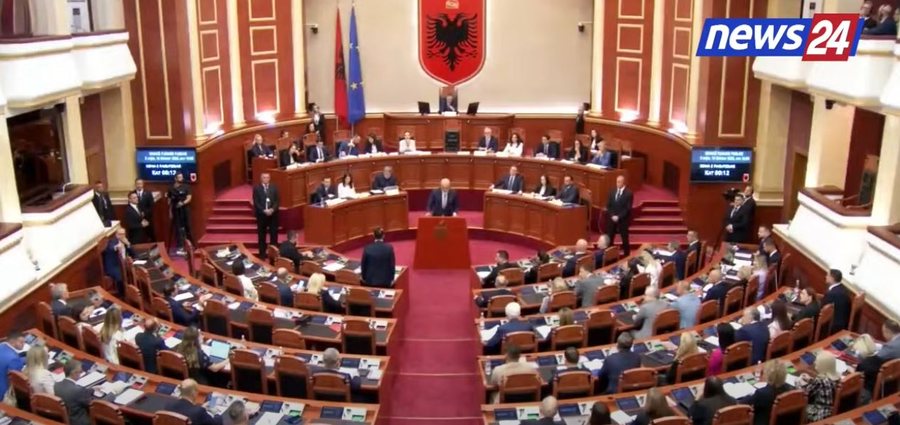 Ndërpritet seanca mes tensioneve. Balliu çohet në