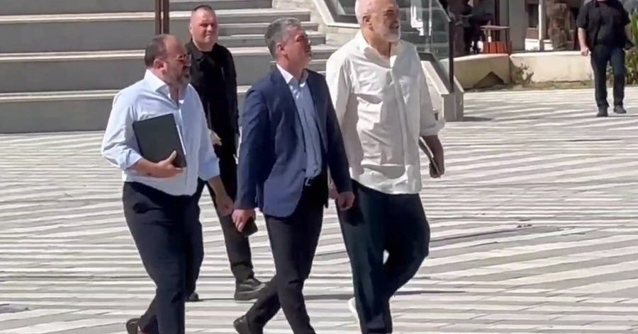 Aplikimet për drejtorë në bashki/ Rama: Vlora nisi e para me