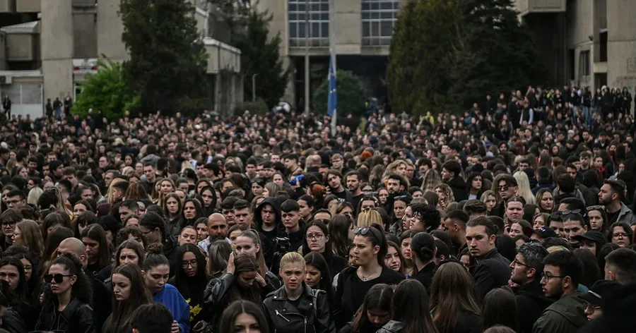 Maqedonia e Veriut në zi/ Studentët mblidhen në Shkup për