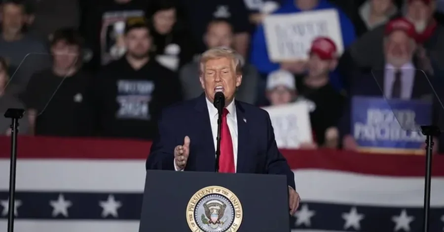 "Armata masive &euml;sht&euml; nisur"/ Trump paralajm&euml;ron Iranin: