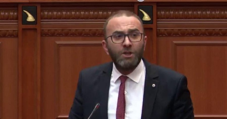 “E keni kthyer Kuvendin në pronë private”/ Bardhi në