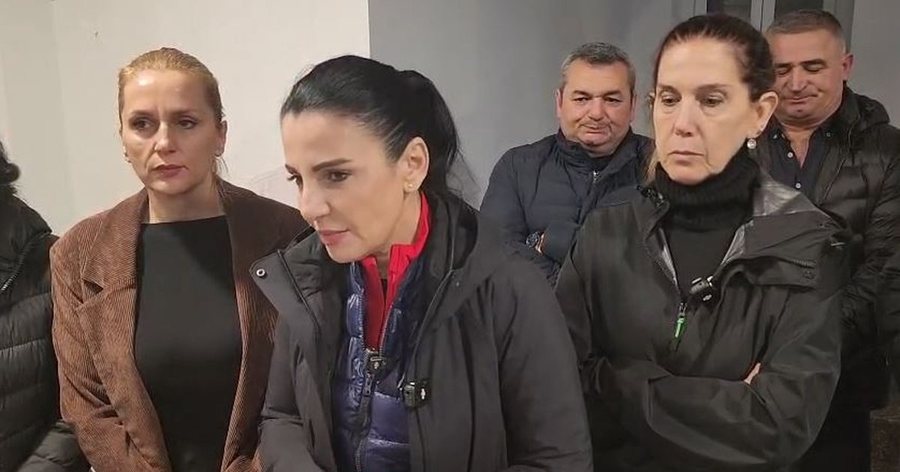 Balluku takim me emergjencat n&euml; Gjirokast&euml;r: Niveli i lumit Vjos&euml;