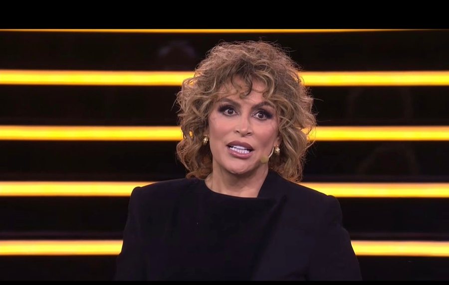 Drejtoresha Eni Vasili nderon Orkestren Simfonike t&euml; RTSH-s&euml; me