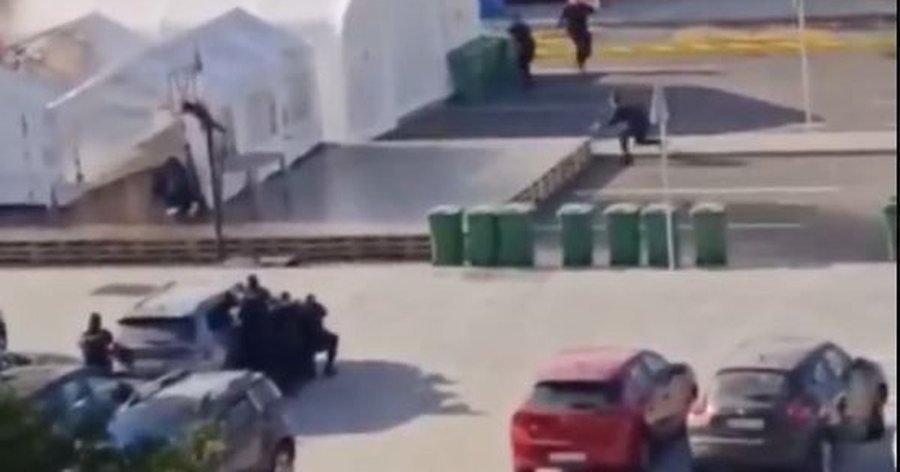 Çfarë po ndodh në Serbi? Zjarr dhe të shtëna me