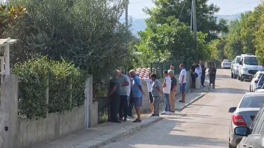 Vrau me arm&euml; gjahu ish-vjehrrin e tij dhe plagosi ish-vjehrr&euml;n/