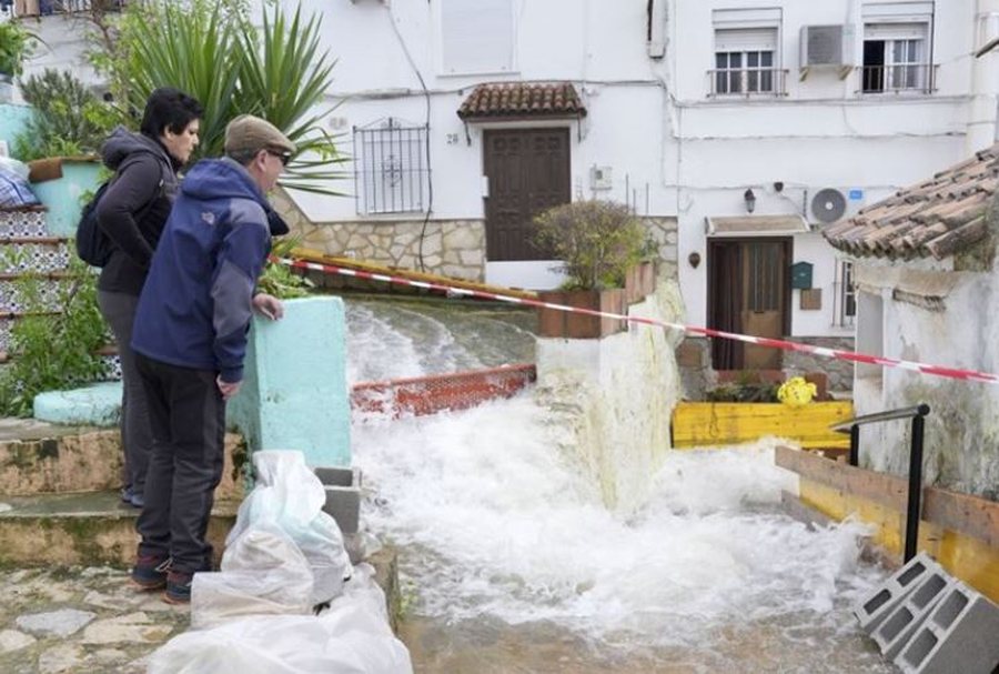 Pas stuhis&euml; shkat&euml;rruese, Spanja dhe Portugalia p&euml;rballen me