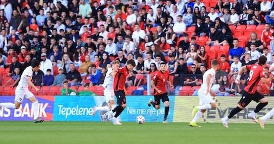 UEFA shkruan: “Shqiptarët jetojnë me futbollin! Tifozët