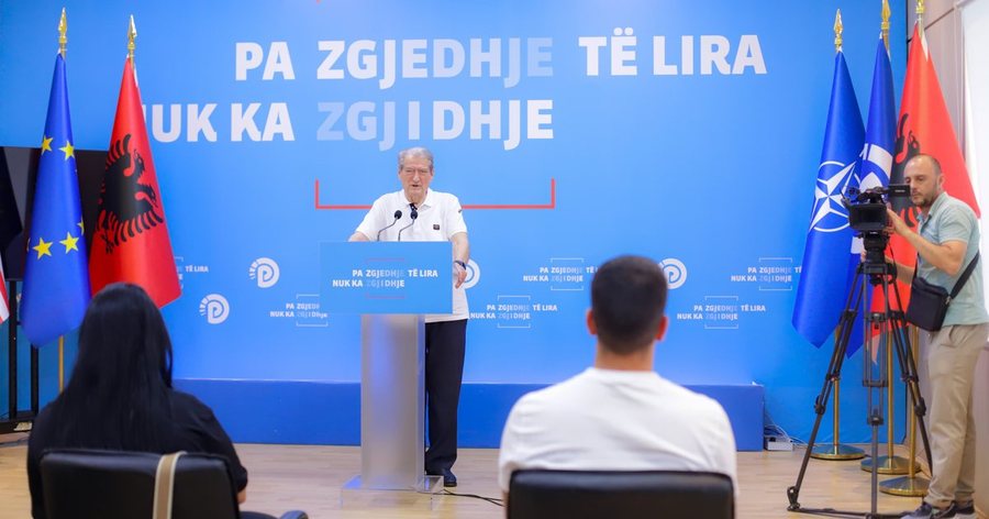"Ish-zyrtari i lartë i FBI-së merrte para kundër Sali