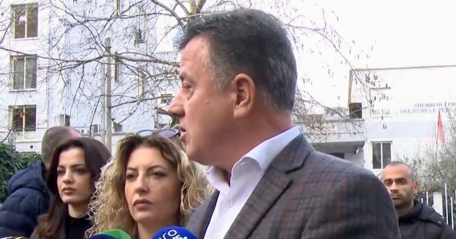 7 t&euml; miturit e arrestuar n&euml; protest&euml;/ Noka dhe Grimci: U dhunuan