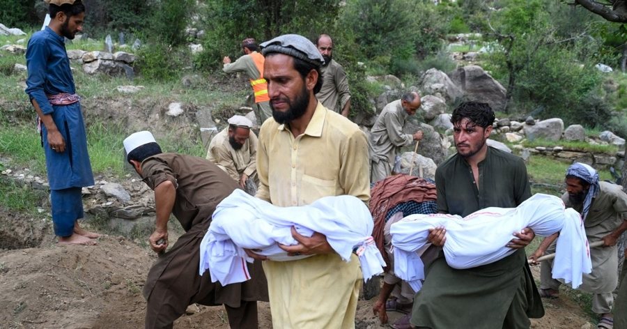 Tërmeti në Afganistan/ Numri i të vdekurve kalon 1.400