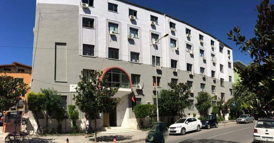Vrau v&euml;llain p&euml;r motive t&euml; dob&euml;ta, Gjykata e Durr&euml;sit