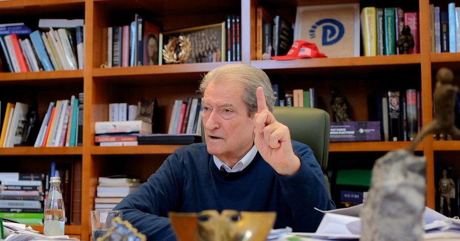 "Nuk p&euml;rgatis lider pasardh&euml;s, &euml;sht&euml; detyr&euml; e