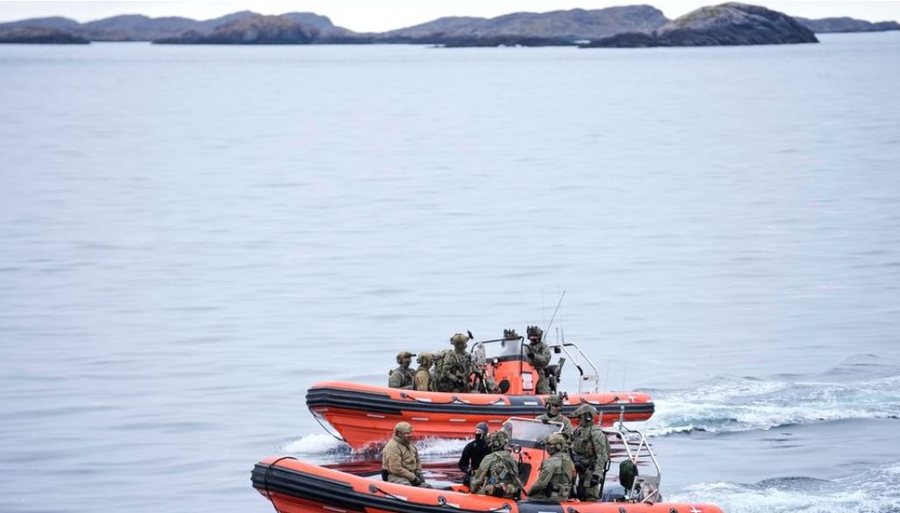 &ldquo;NATO &euml;sht&euml; k&euml;tu!&rdquo;/ Trump nuk heq dor&euml; nga