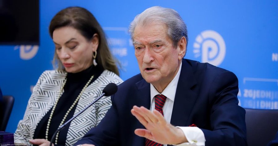 Berisha prezanton publikimin e PD &lsquo;Farsa e madhe e majmur e zgjedhjeve