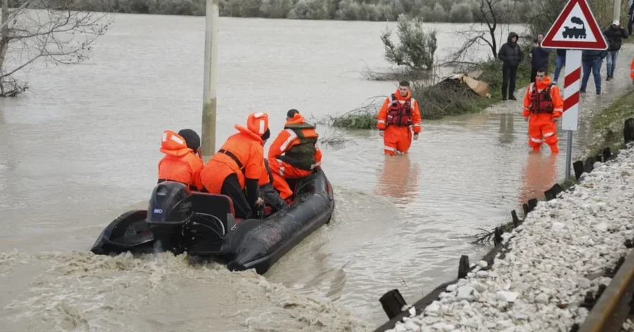 P&euml;rmbytjet n&euml; Shqip&euml;ri, Gjermania ofron 250 mij&euml; paund