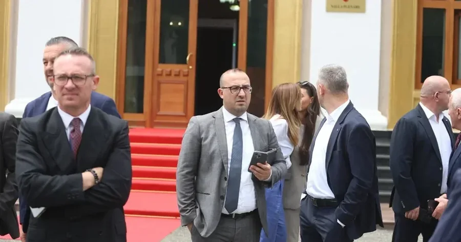 Deputetët e legjislaturës aktuale u rikthyen sot në Kuvend, nga