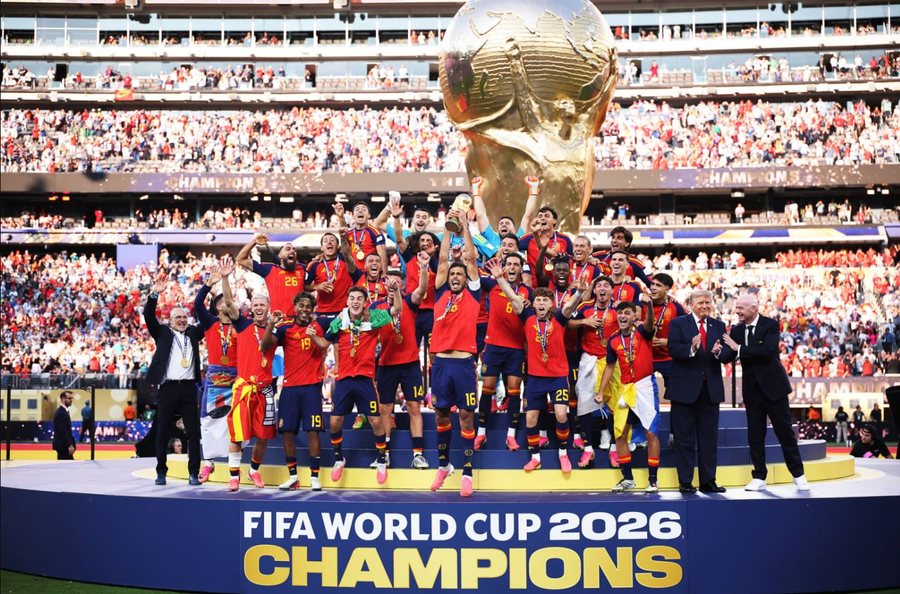 Renditja e FIFA-s, Spanja &ldquo;parakalon&rdquo; Argjentin&euml;n, Gjermania