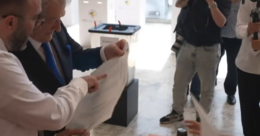 FOTOLAJM/ Zgjedhjet p&euml;r K&euml;shillin Komb&euml;tar t&euml; Partis&euml;