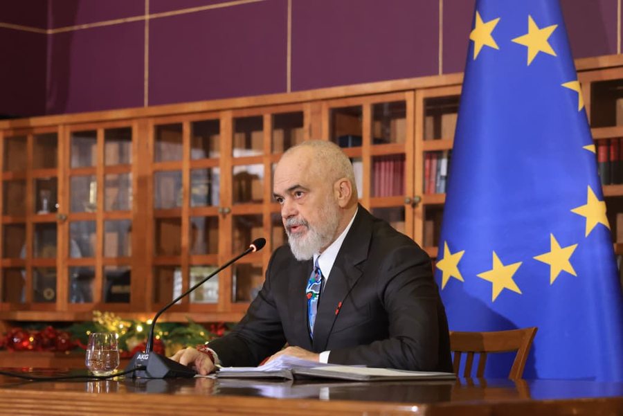 &ldquo;Hekuri n&euml; Llogara u vodh, u p&euml;rdor bar&rdquo;, ironizon Rama: